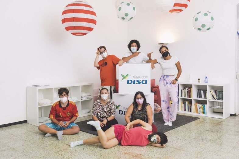 Profesionales de las artes esceÌnicas colaboran con el proyecto Platea de Down Las Palmas y FundacioÌn DISA / TA